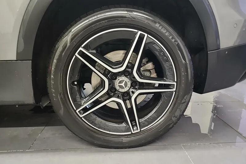 Image secondaire du véhicule 12