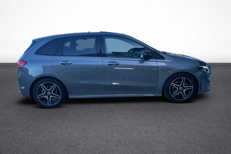 Image secondaire du véhicule 8