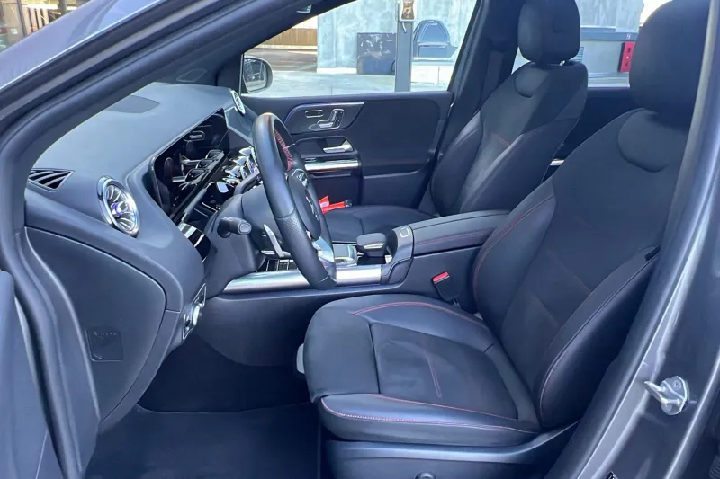 Image secondaire du véhicule 11