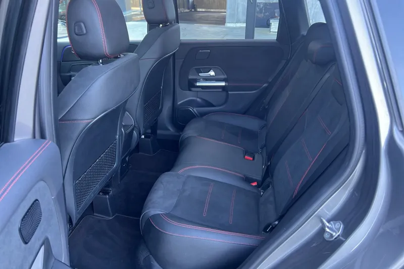 Image secondaire du véhicule 12