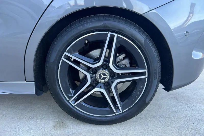 Image secondaire du véhicule 13