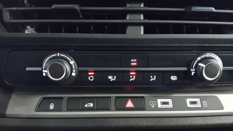 Image secondaire du véhicule 9