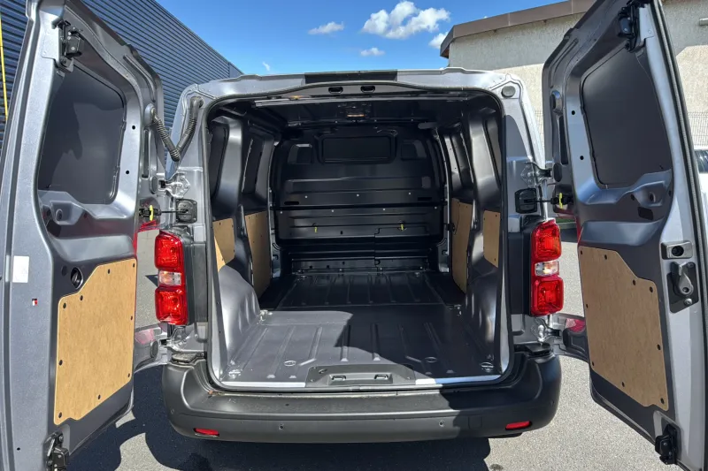 Image secondaire du véhicule 10