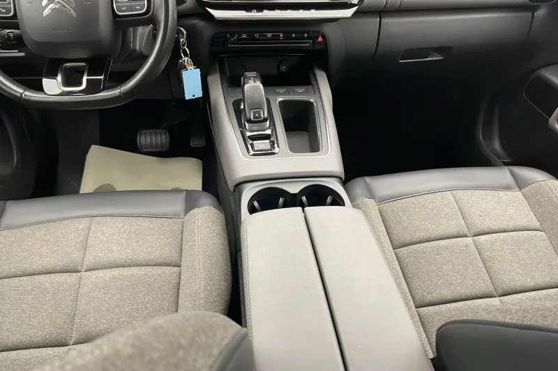 Image secondaire du véhicule 11