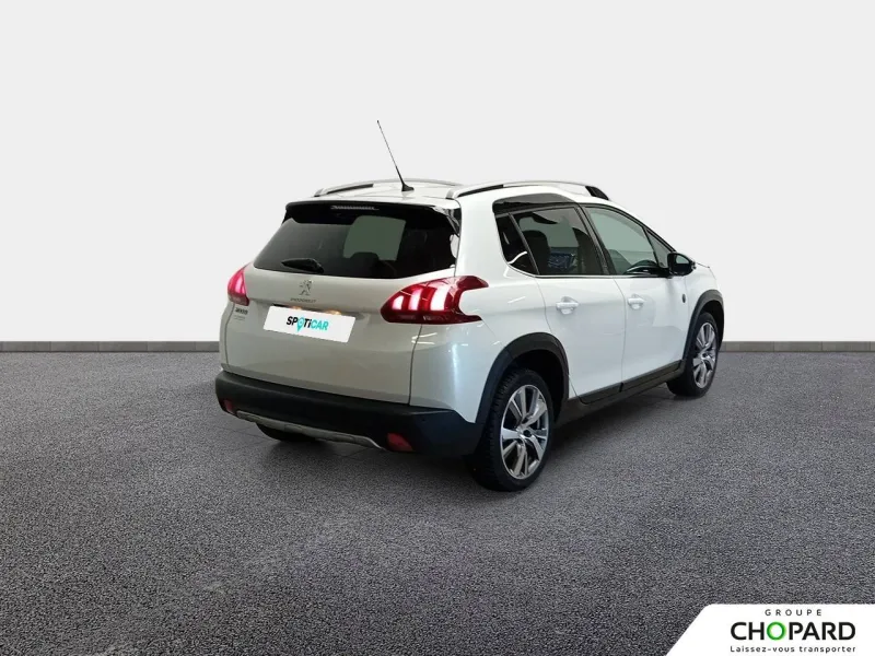 Image secondaire du véhicule 9