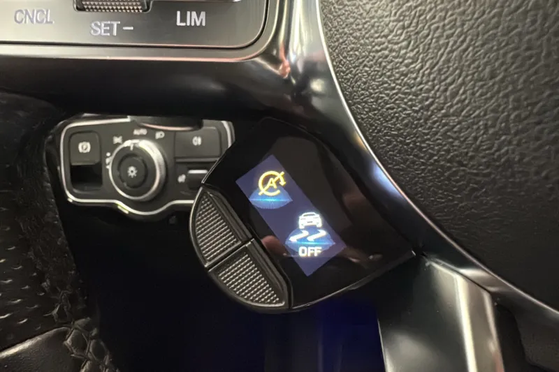 Image secondaire du véhicule 23