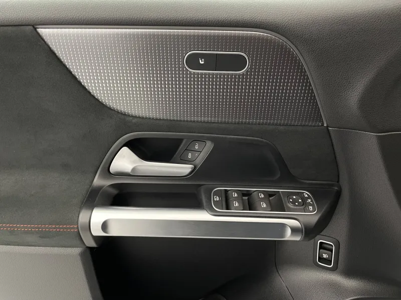 Image secondaire du véhicule 27