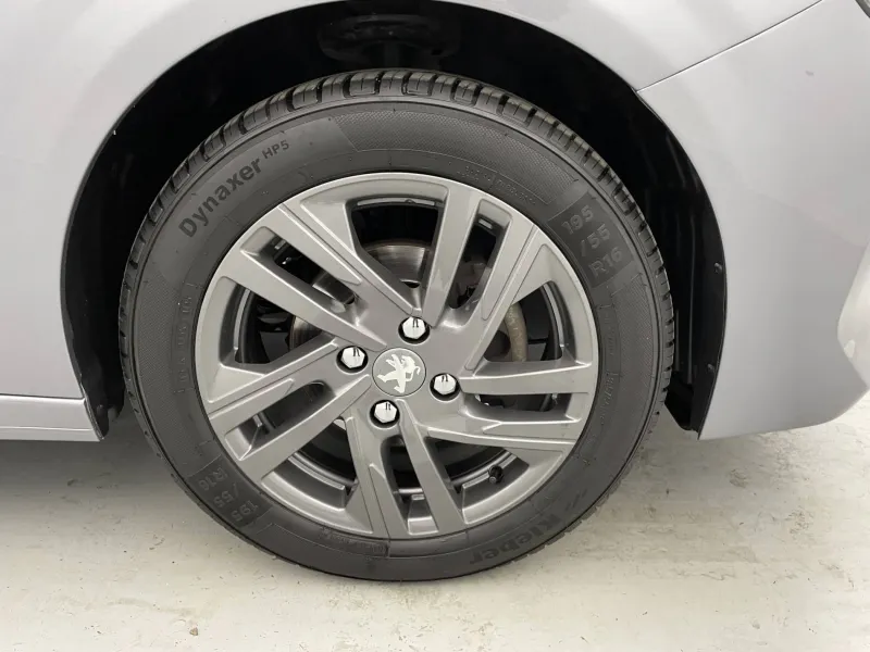 Image secondaire du véhicule 19