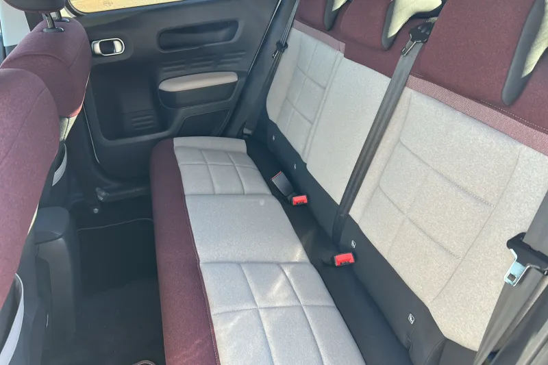 Image secondaire du véhicule 12