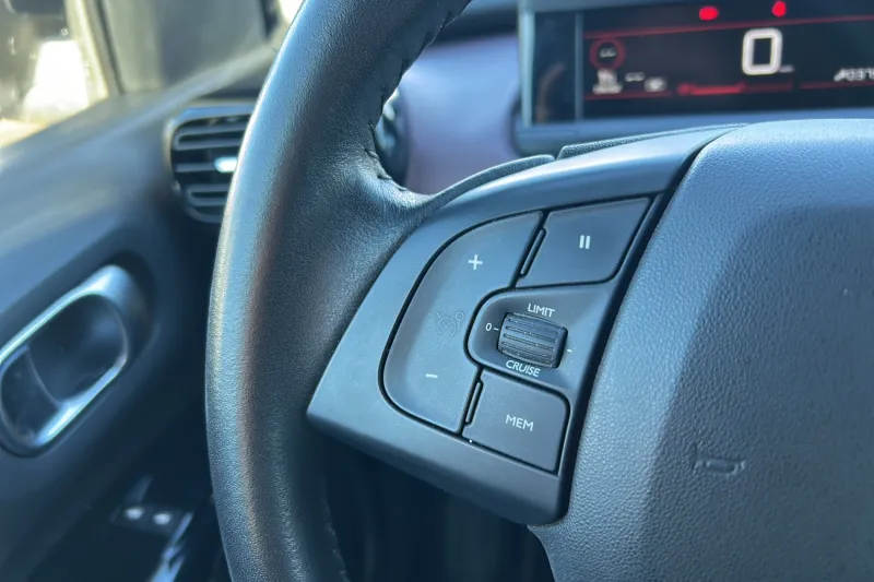 Image secondaire du véhicule 19