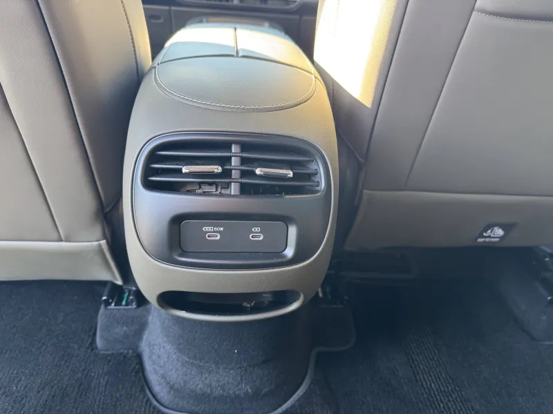 Image secondaire du véhicule 24