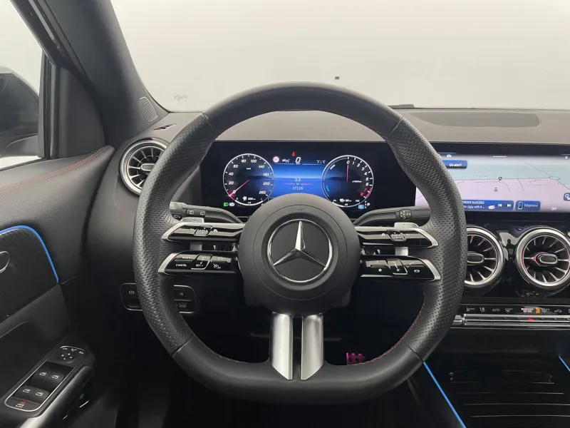 Image secondaire du véhicule 24