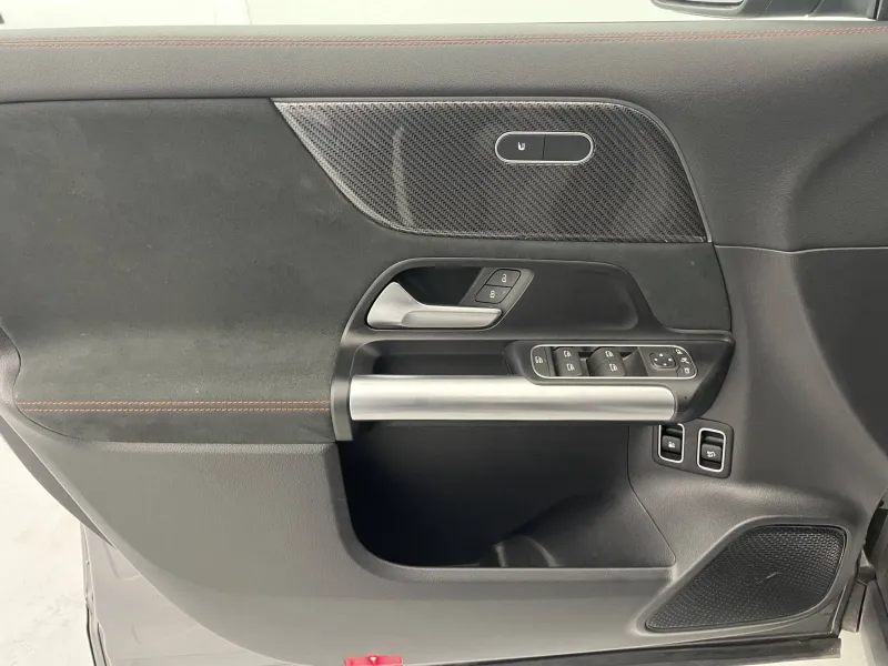 Image secondaire du véhicule 31