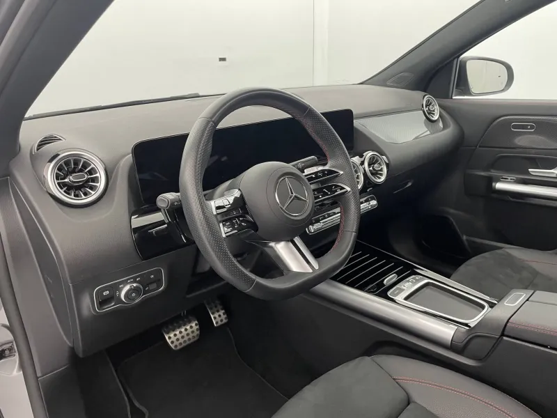 Image secondaire du véhicule 32