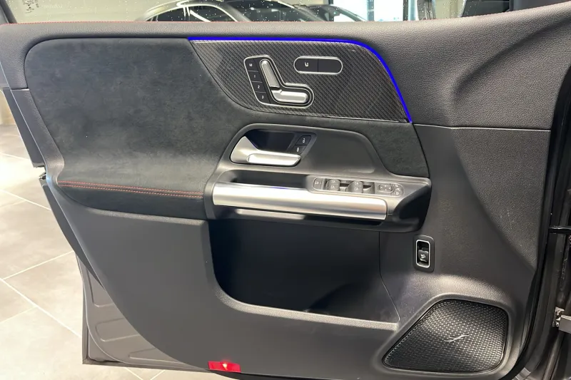 Image secondaire du véhicule 60