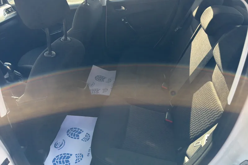 Image secondaire du véhicule 12