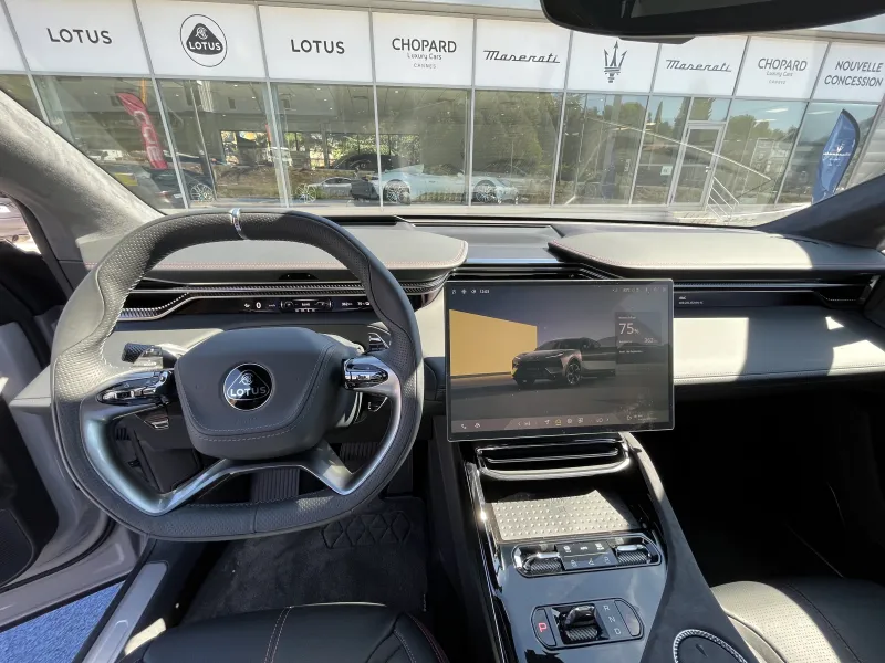 Image secondaire du véhicule 12