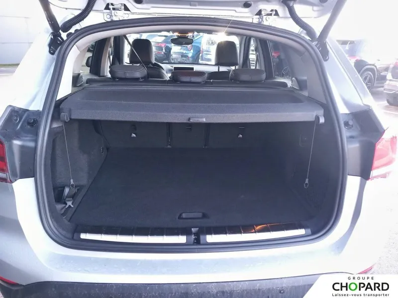 Image secondaire du véhicule 9