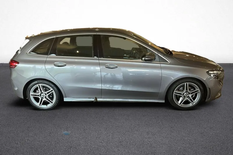 Image secondaire du véhicule 8