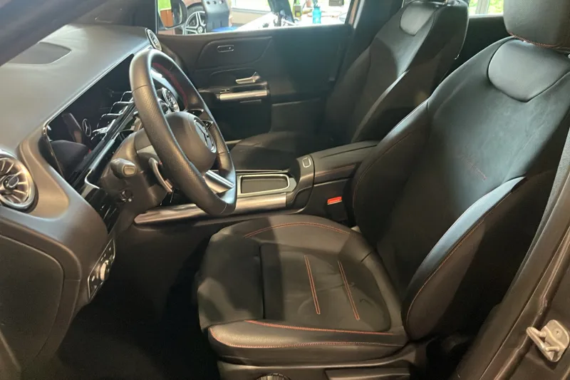 Image secondaire du véhicule 11