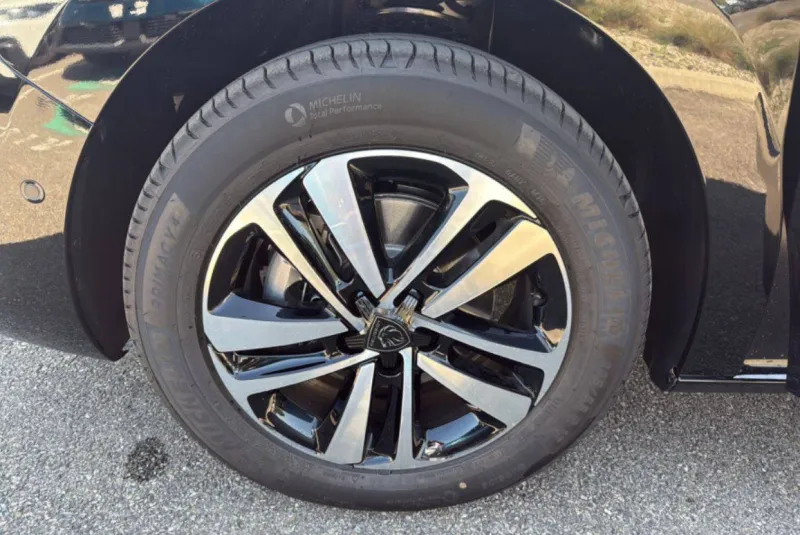 Image secondaire du véhicule 8