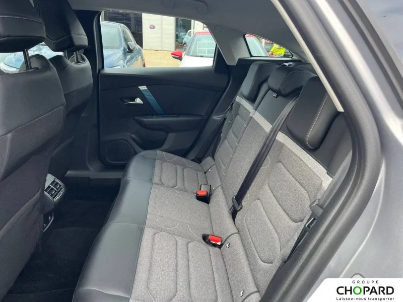 Image secondaire du véhicule 12