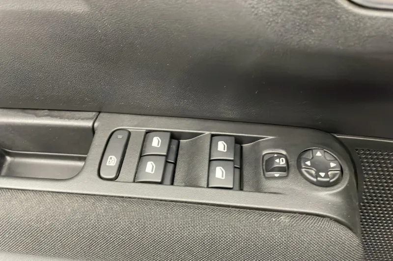 Image secondaire du véhicule 24