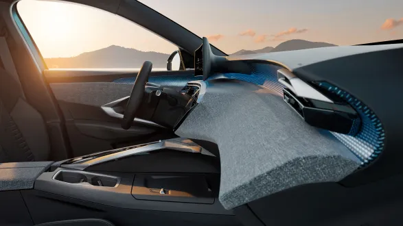 Peugeot 3008 2024 : planche de bord vue de profil