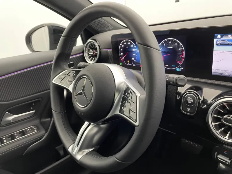 Image secondaire du véhicule 32