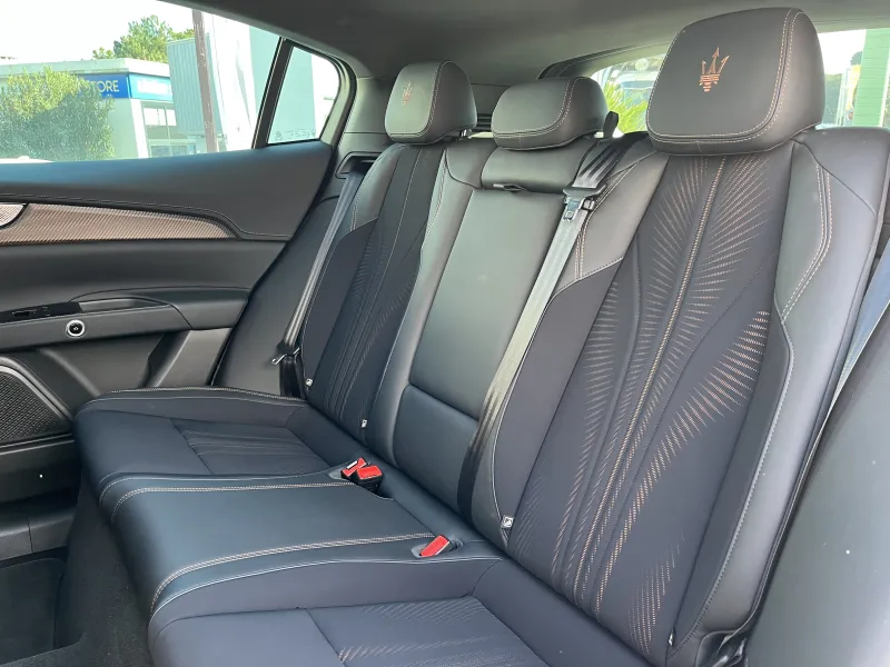 Image secondaire du véhicule 10