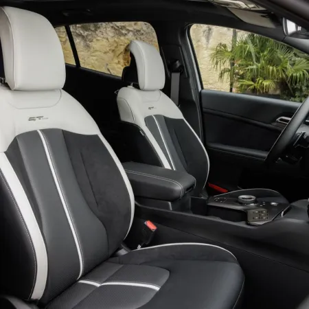 Kia Sportage : Sièges avant
