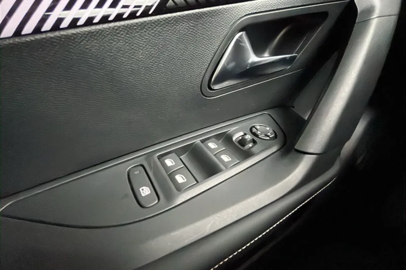 Image secondaire du véhicule 24