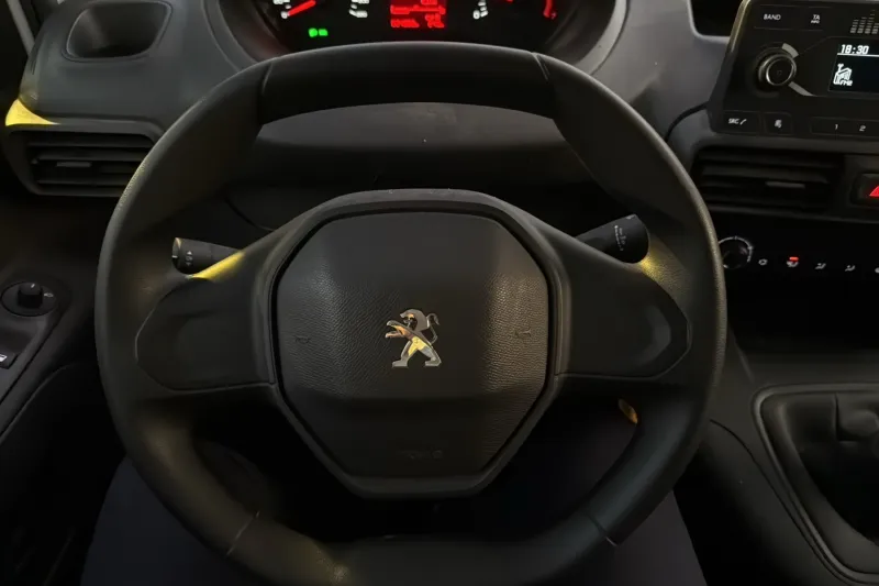 Image secondaire du véhicule 18