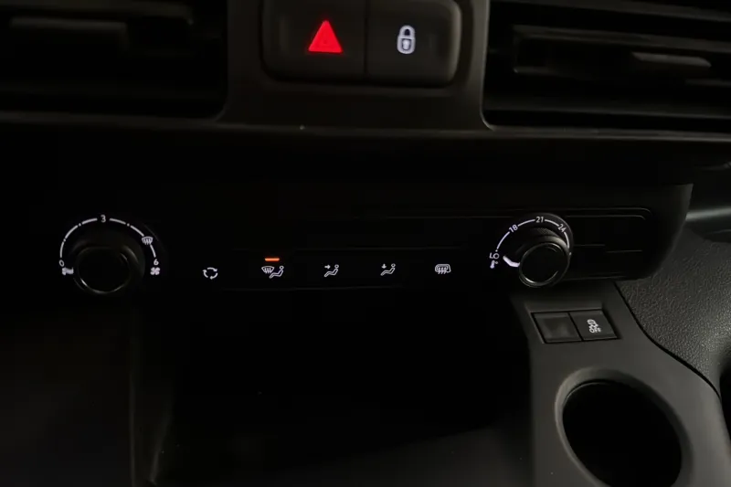 Image secondaire du véhicule 24