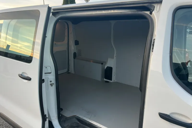 Image secondaire du véhicule 11