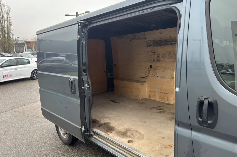 Image secondaire du véhicule 14