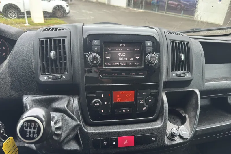 Image secondaire du véhicule 18