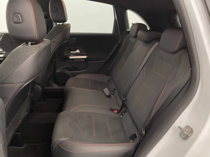 Image secondaire du véhicule 42