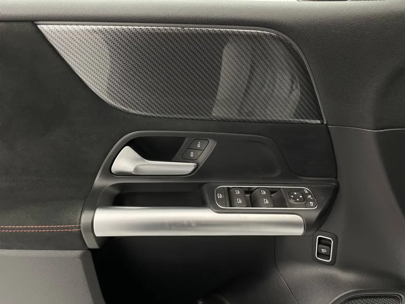 Image secondaire du véhicule 50