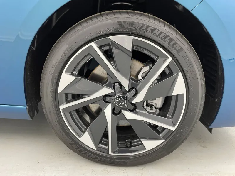 Image secondaire du véhicule 19