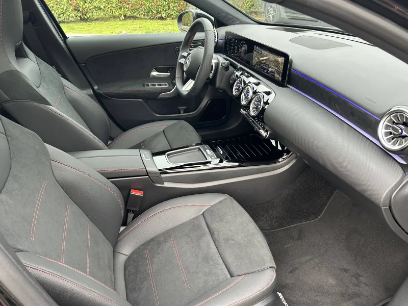 Image secondaire du véhicule 4