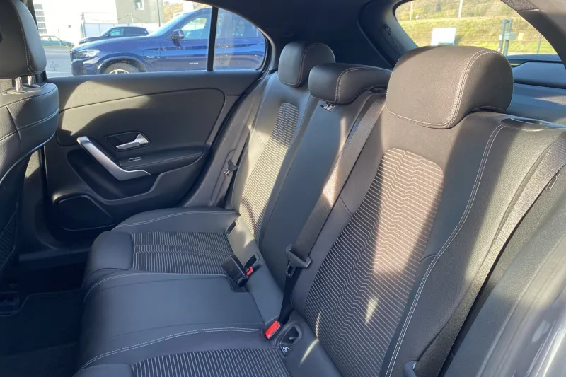 Image secondaire du véhicule 12