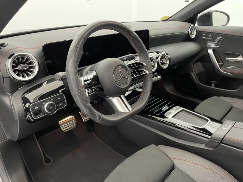 Image secondaire du véhicule 31