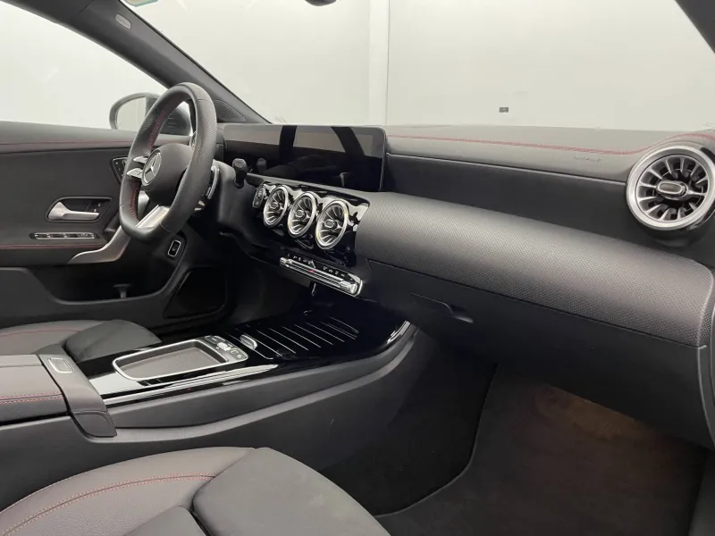 Image secondaire du véhicule 32