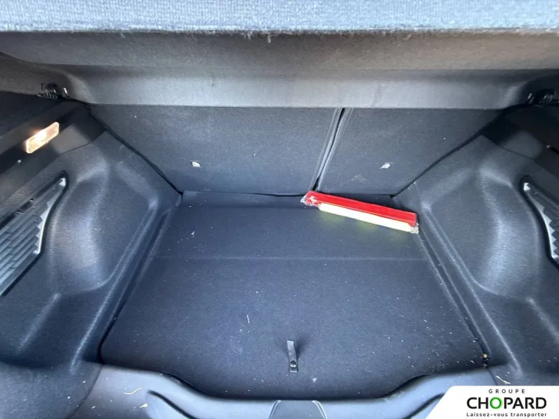 Image secondaire du véhicule 9