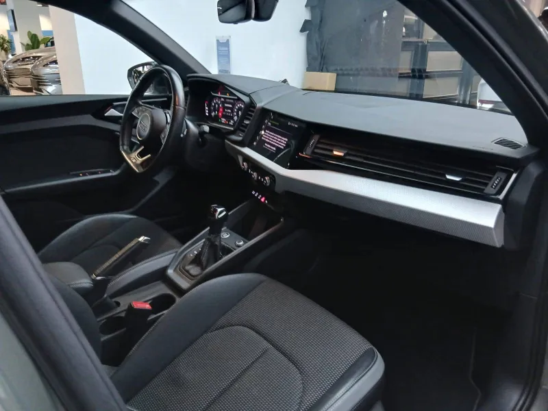 Image secondaire du véhicule 9