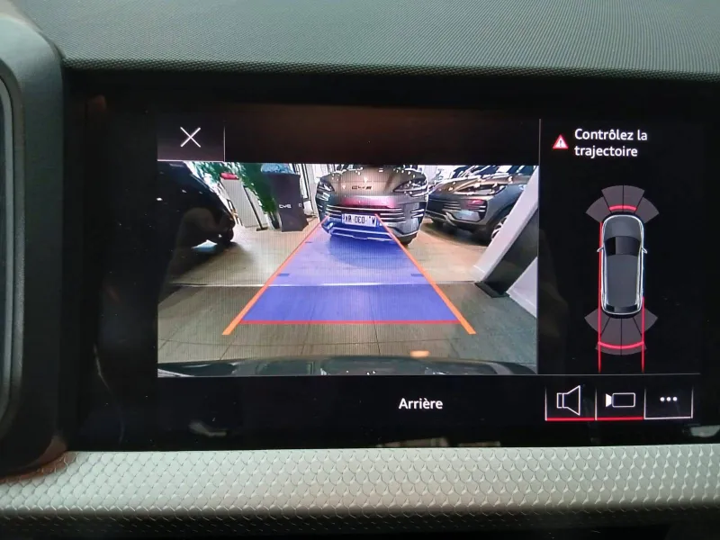 Image secondaire du véhicule 11