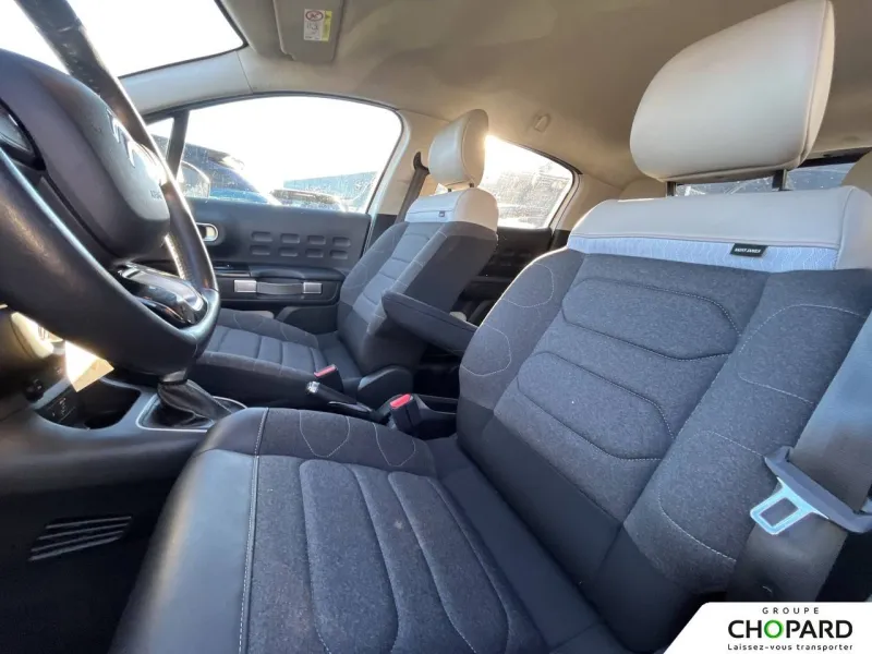 Image secondaire du véhicule 10