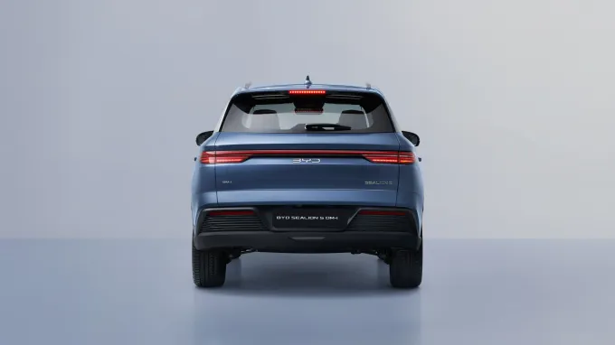 BYD Sealion 5 : face arrière