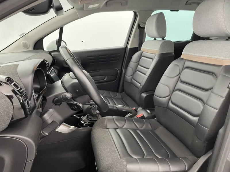 Image secondaire du véhicule 9